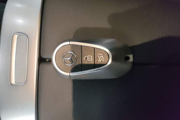 Used Mercedes-Benz C-Class 2022 C 200 L Sport Edition Vehicle Key