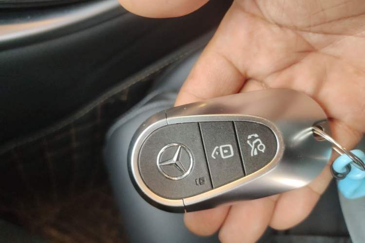 Used Mercedes-Benz C-Class 2022 Restyled C 200 L Sport Edition Vehicle Key
