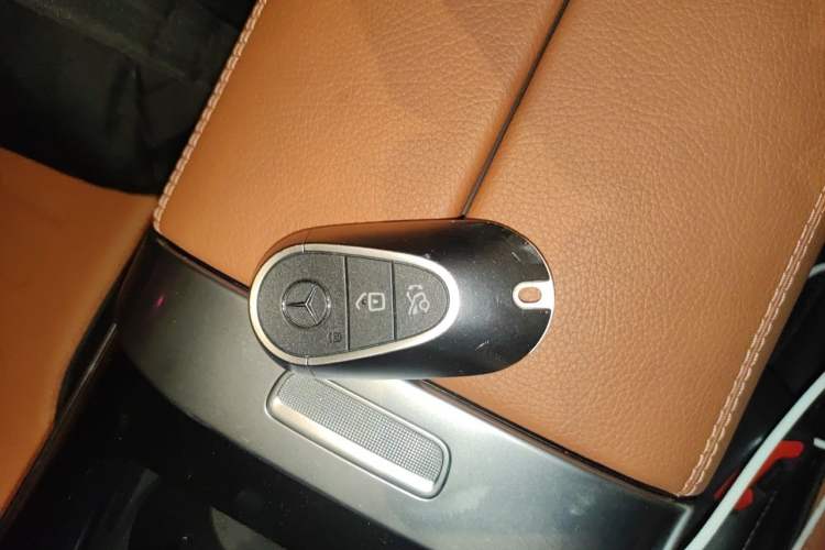 Used Mercedes-Benz C-Class 2022 C 260 L Sport Edition Vehicle Key