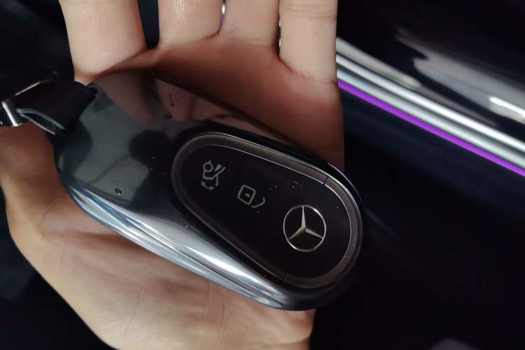 Used Mercedes-Benz C-Class 2022 Restyled C 260 L Sport Edition Vehicle Key