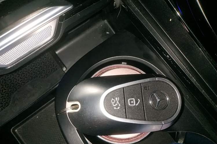 Used Mercedes-Benz C-Class 2022 Restyled C 260 L Sport Edition Vehicle Key