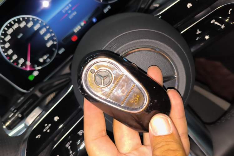 Used Mercedes-Benz C-Class 2022 C 260 L Sport Edition Vehicle Key