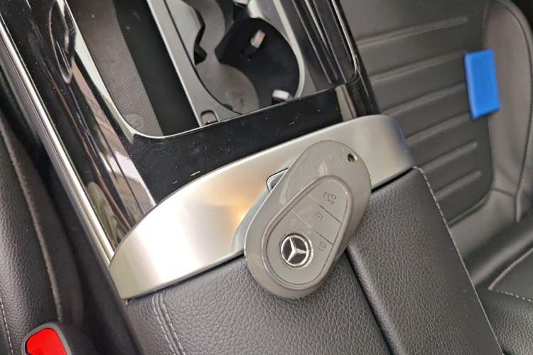Used Mercedes-Benz C-Class 2022 Restyled C 260 L Sport Edition Vehicle Key