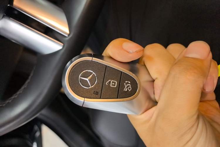 Used Mercedes-Benz C-Class 2022 Restyled C 260 L Sport Edition Vehicle Key