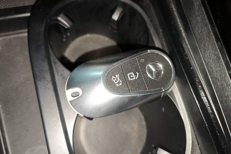Used Mercedes-Benz C-Class 2022 Restyled C 260 L Sport Edition Vehicle Key