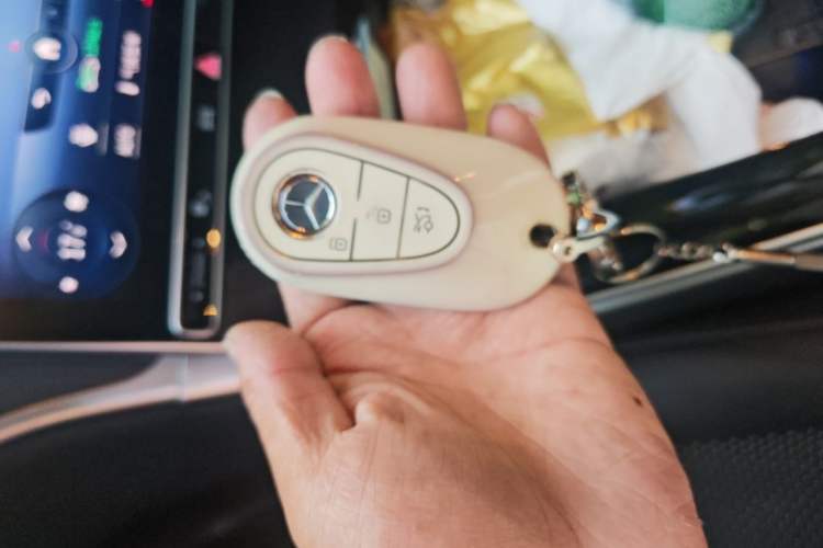 Used Mercedes-Benz C-Class 2022 Restyled C 200 L Sport Edition Vehicle Key