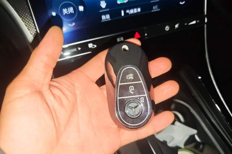Used Mercedes-Benz C-Class 2022 Restyled C 260 L Sport Edition Vehicle Key