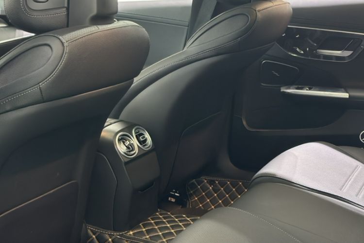 Used Mercedes-Benz C-Class 2022 Restyled C 260 L Sport Edition Interior 8