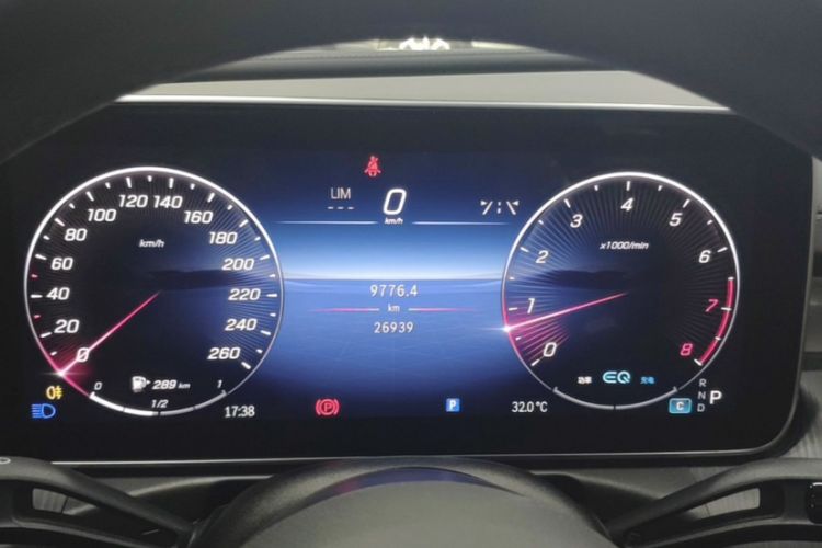 Used Mercedes-Benz C-Class 2022 Restyled C 260 L Sport Edition Odometer Close Up