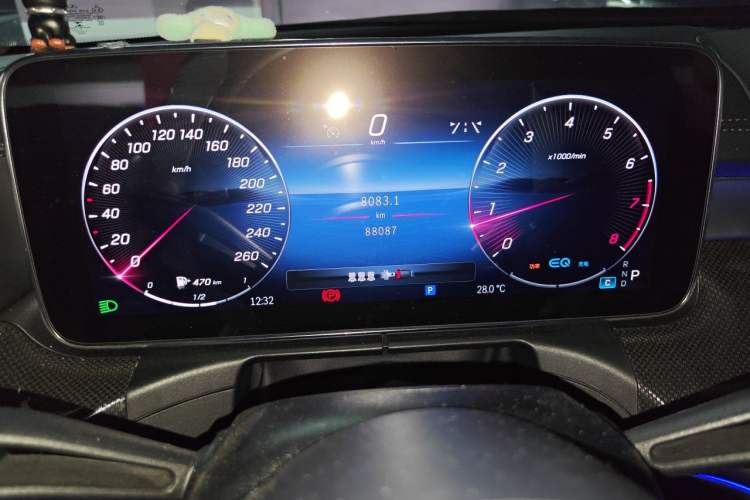 Used Mercedes-Benz C-Class 2022 C 260 L Sport Edition Odometer Close Up