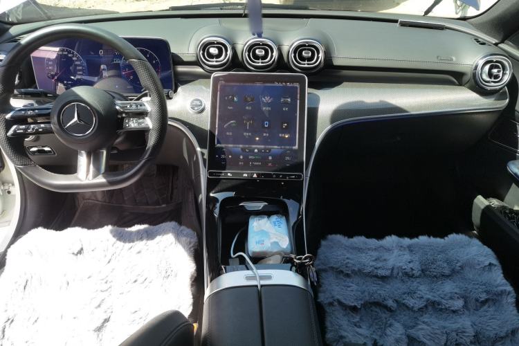 Used Mercedes-Benz C-Class 2022 Facelift C 260 L Center Console
