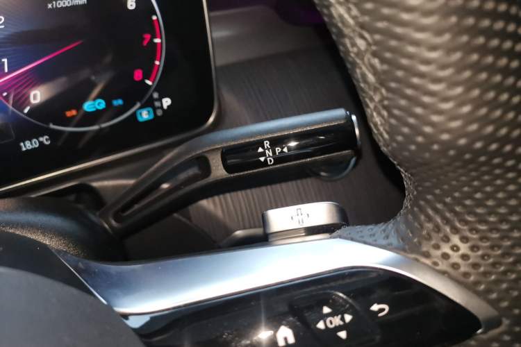 Used Mercedes-Benz C-Class 2022 Restyled C 200 L Sport Edition Gear Lever