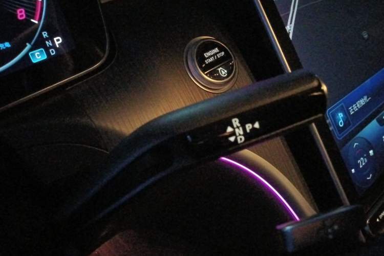 Used Mercedes-Benz C-Class 2022 C 260 L Obsidian Night Sport Edition Gear Lever