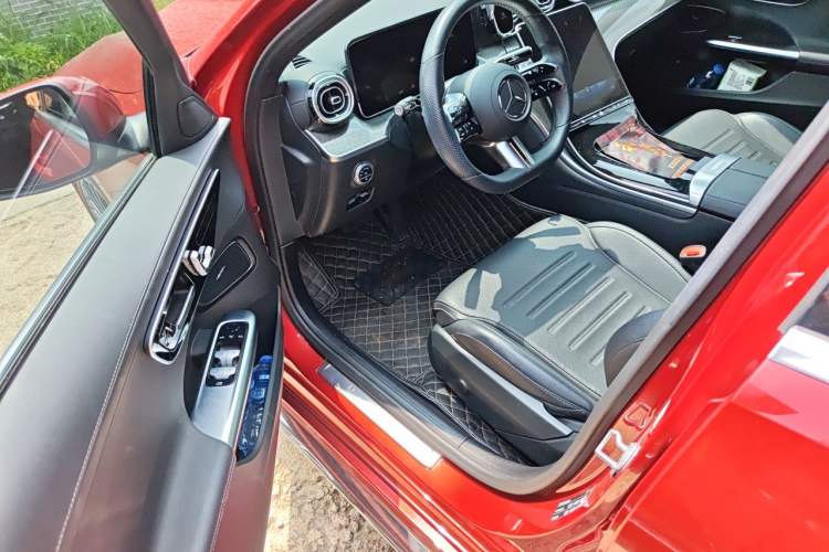 Used Mercedes-Benz C-Class 2022 Restyled C 260 L Sport Edition Driver Seat