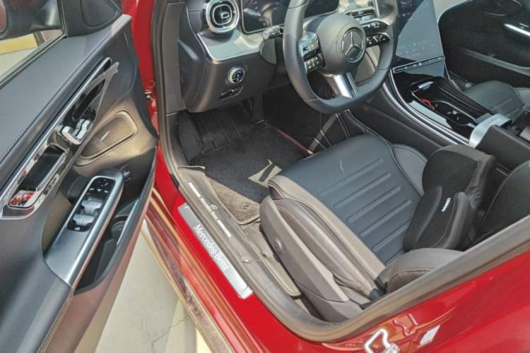 Used Mercedes-Benz C-Class 2022 Restyled C 260 L Sport Edition Driver Seat