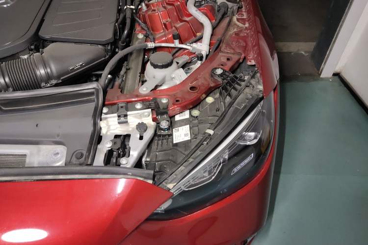 Used Mercedes-Benz C-Class 2022 C 200 L Sport Edition Engine Bay Left