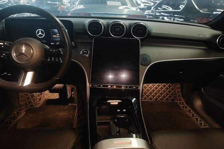 Used Mercedes-Benz C-Class 2022 Restyled C 200 L Sport Edition Gear Lever