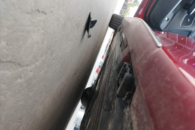 Used Mercedes-Benz C-Class 2022 Restyled C 200 L Sport Edition Left Side Sill
