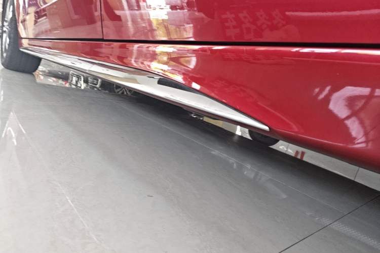 Used Mercedes-Benz C-Class 2022 C 200 L Sport Edition Left Side Sill