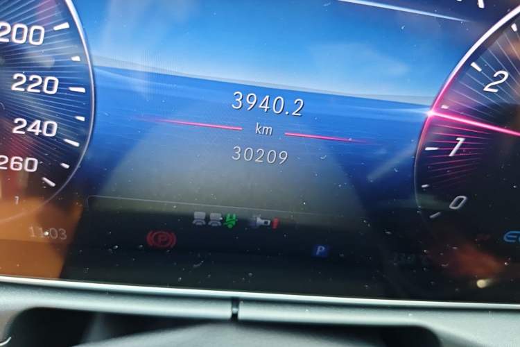 Used Mercedes-Benz C-Class 2022 Restyled C 260 L Sport Edition Odometer Close Up