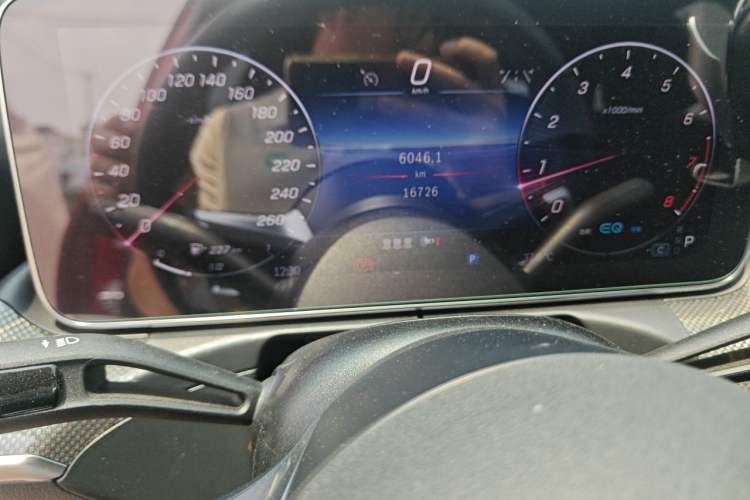 Used Mercedes-Benz C-Class 2022 Restyled C 260 L Sport Edition Odometer Close Up