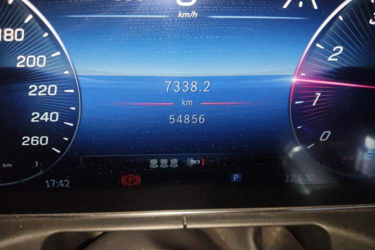 Used Mercedes-Benz C-Class 2022 C 260 L Sport Edition Odometer Close Up