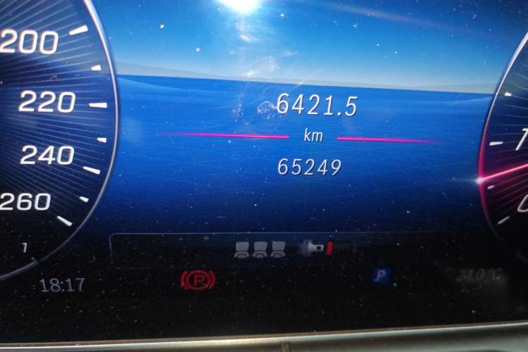Used Mercedes-Benz C-Class 2022 Restyled C 260 L Sport Edition Odometer Close Up