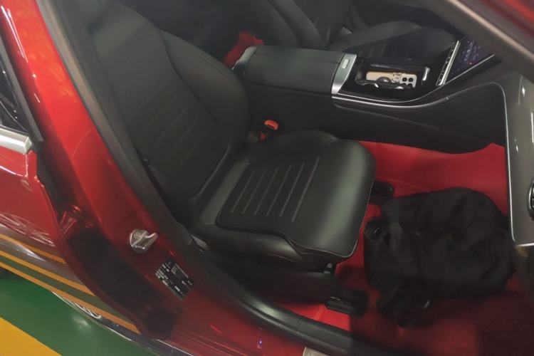 Used Mercedes-Benz C-Class 2022 Restyled C 200 L Sport Edition Right Front Seat