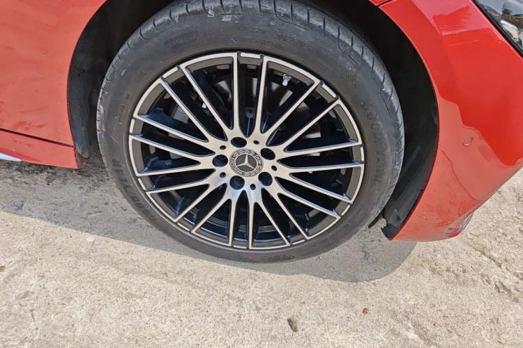 Used Mercedes-Benz C-Class 2022 Restyled C 260 L Sport Edition Right Front Wheel Hub