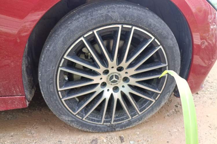 Used Mercedes-Benz C-Class 2022 Restyled C 260 L Sport Edition Right Front Wheel Hub
