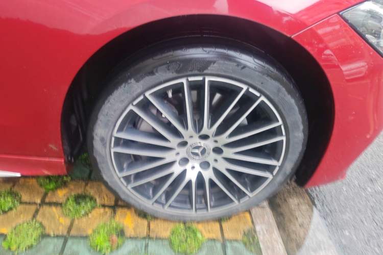 Used Mercedes-Benz C-Class 2022 Restyled C 260 L Sport Edition Right Front Wheel Hub