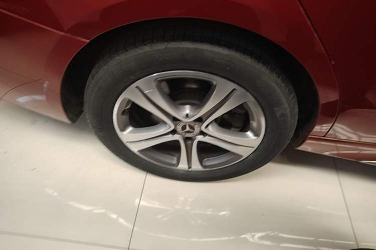 Used Mercedes-Benz C-Class 2022 Restyled C 200 L Sport Edition Right Rear Wheel Hub