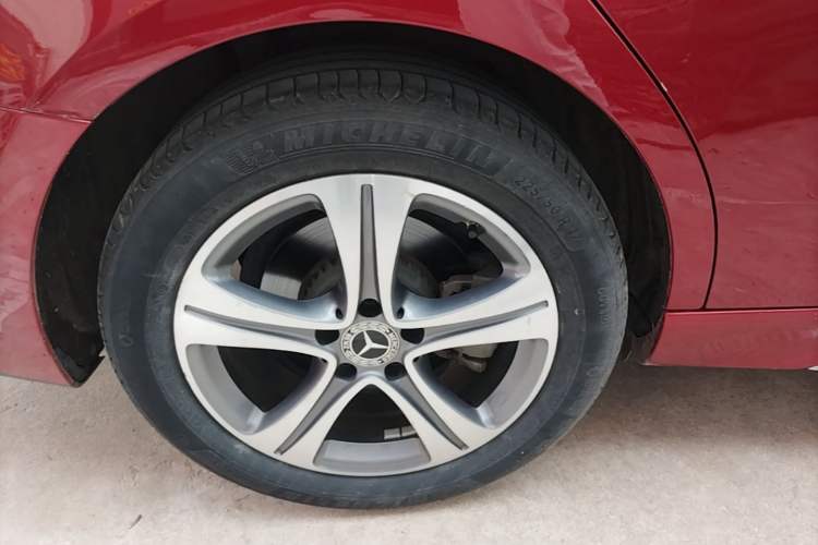Used Mercedes-Benz C-Class 2022 Restyled C 200 L Sport Edition Right Rear Wheel Hub