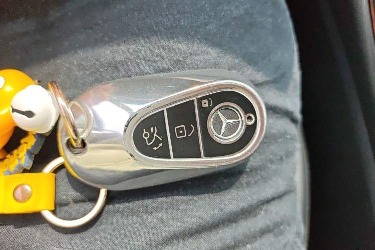 Used Mercedes-Benz C-Class 2022 Restyled C 260 L Sport Edition Vehicle Key