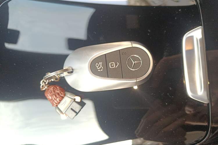 Used Mercedes-Benz C-Class 2022 Restyled C 260 L Sport Edition Vehicle Key