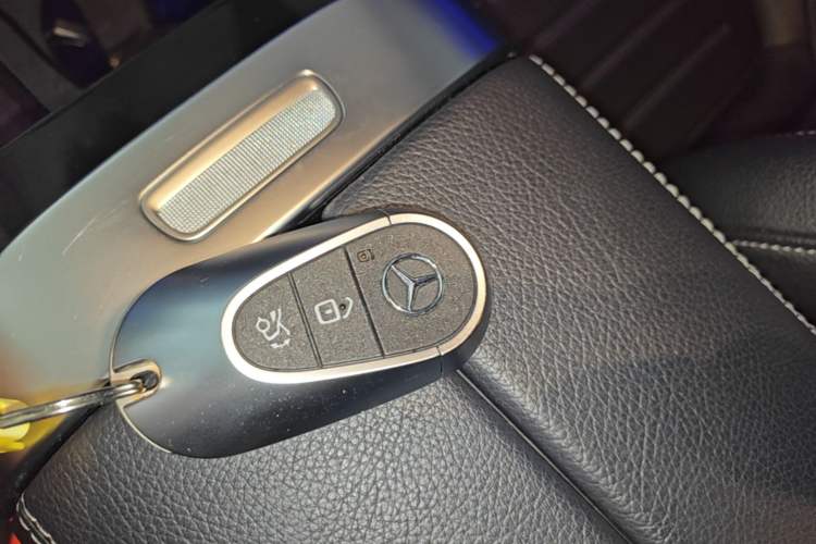Used Mercedes-Benz C-Class 2022 C 260 L Sport Edition Vehicle Key