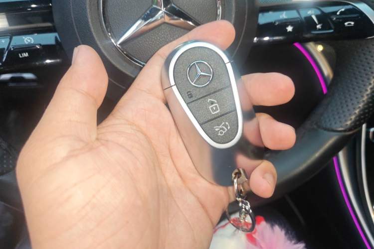 Used Mercedes-Benz C-Class 2022 Restyled C 260 L Sport Edition Vehicle Key