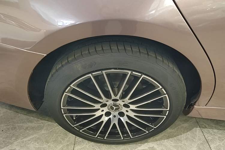 Used Mercedes-Benz C-Class 2022 Restyled C 200 L Sport Edition Right Rear Wheel Hub
