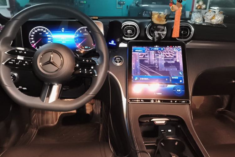 Used Mercedes-Benz C-Class 2022 C 260 L Obsidian Night Sport Edition Center Console