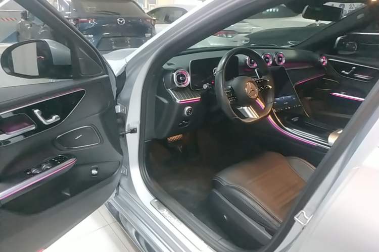 Used Mercedes-Benz C-Class 2022 Restyled C 260 L Sport Edition Driver Seat