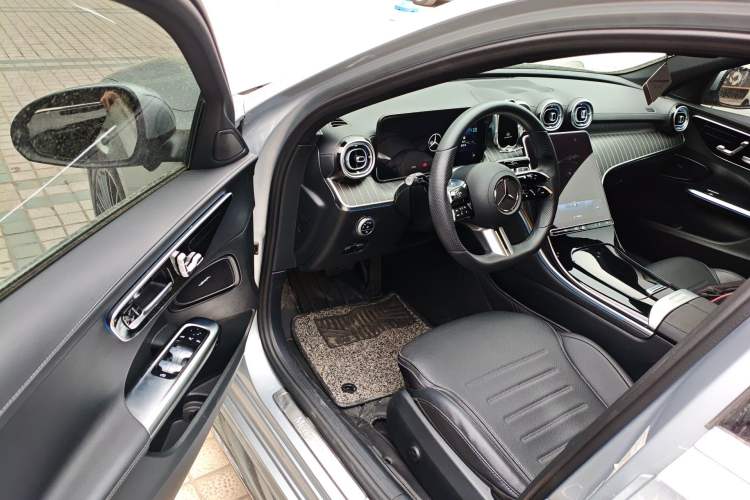 Used Mercedes-Benz C-Class 2022 Restyled C 260 L Sport Edition Driver Seat