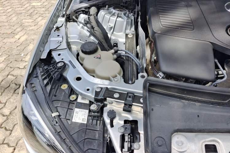 Used Mercedes-Benz C-Class 2022 C 260 L Sport Edition Engine Bay Right