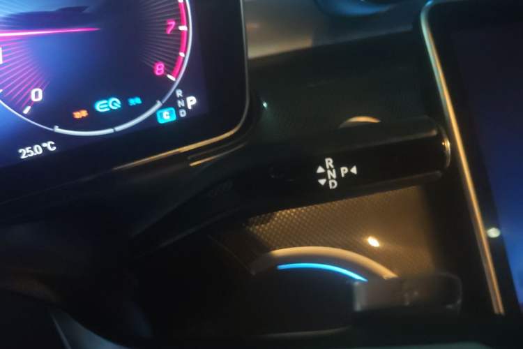 Used Mercedes-Benz C-Class 2022 Restyled C 260 L Sport Edition Gear Lever