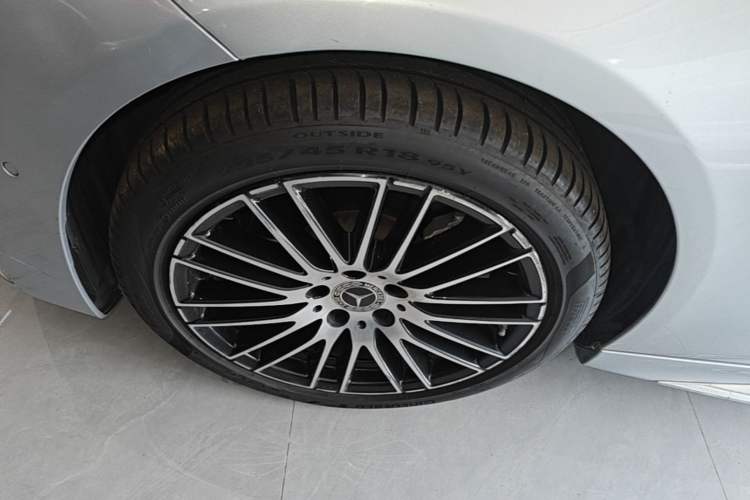 Used Mercedes-Benz C-Class 2022 Restyled C 260 L Sport Edition Left Front Wheel Hub