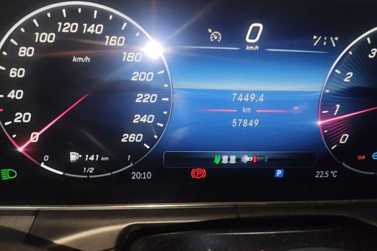 Used Mercedes-Benz C-Class 2022 C 200 L Sport Edition Odometer Close Up