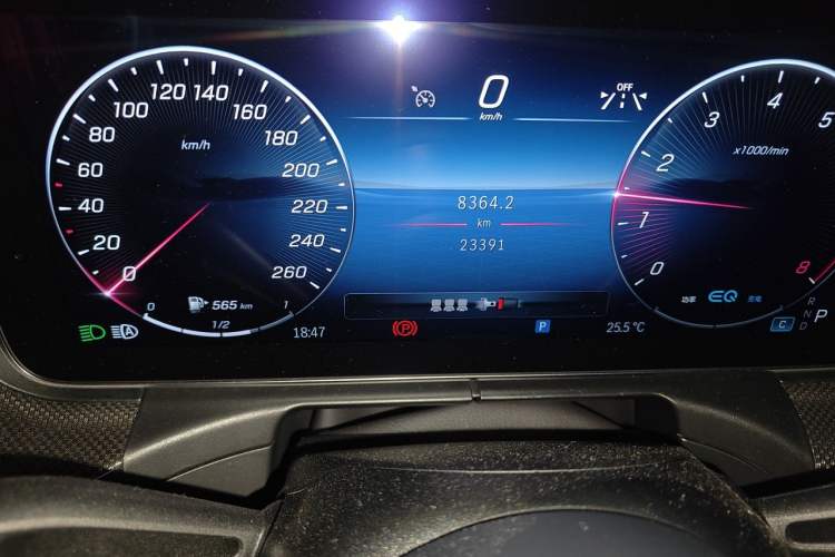 Used Mercedes-Benz C-Class 2022 Restyled C 260 L Sport Edition Odometer Close Up