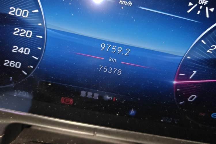 Used Mercedes-Benz C-Class 2022 C 260 L Sport Edition Odometer Close Up