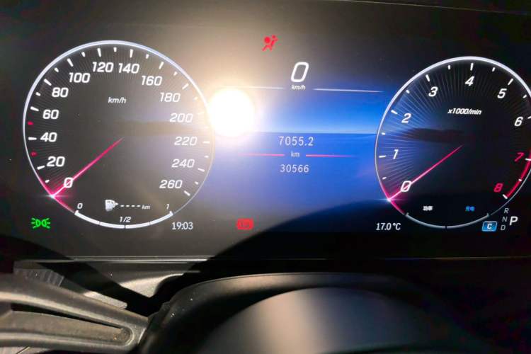 Used Mercedes-Benz C-Class 2022 Restyled C 260 L Sport Edition Odometer Close Up