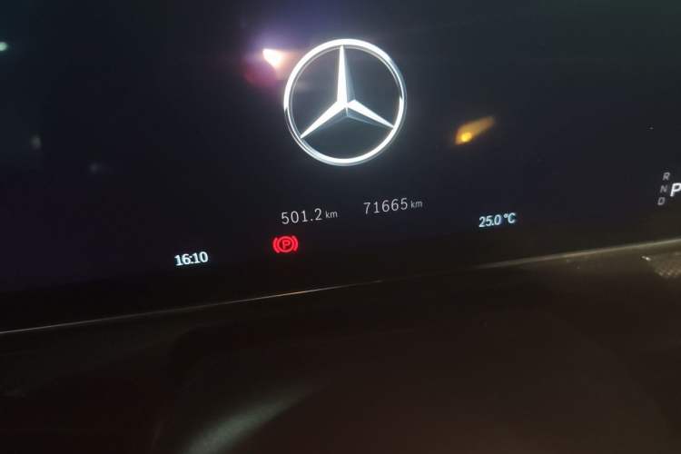 Used Mercedes-Benz C-Class 2022 Restyled C 260 L Sport Edition Odometer Close Up