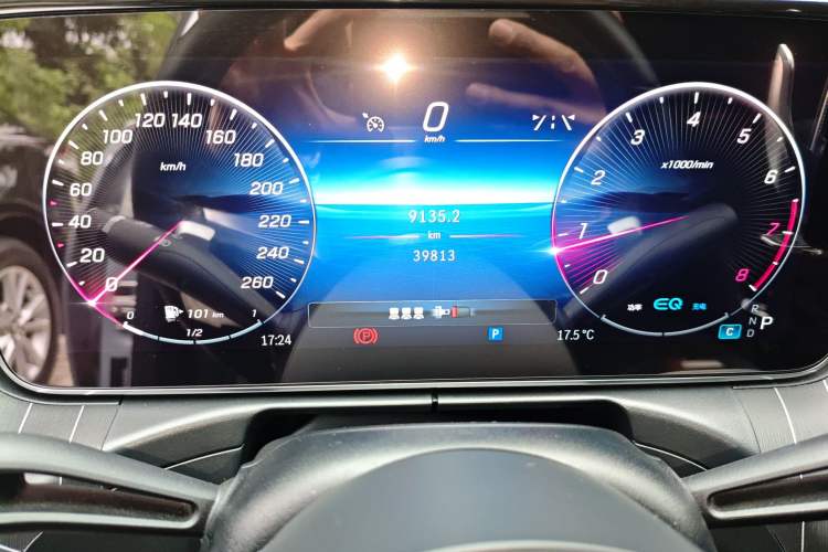 Used Mercedes-Benz C-Class 2022 Restyled C 260 L Sport Edition Odometer Close Up